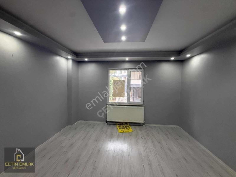 Çetin Emlak'Tan İstasyon Mahlesin İskanlı 2+1 Satılık Daire