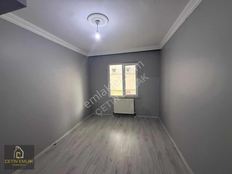 Çetin Emlak'tan İstasyon Mahlesin İskanlı 2+1 Satılık Daire — fotoğraf 3