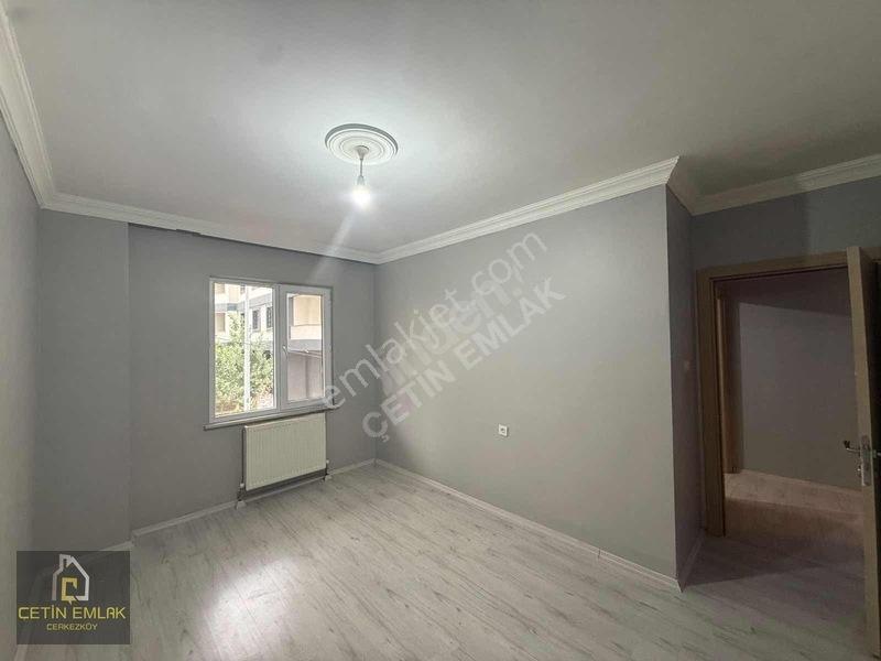 Çetin Emlak'tan İstasyon Mahlesin İskanlı 2+1 Satılık Daire — fotoğraf 9