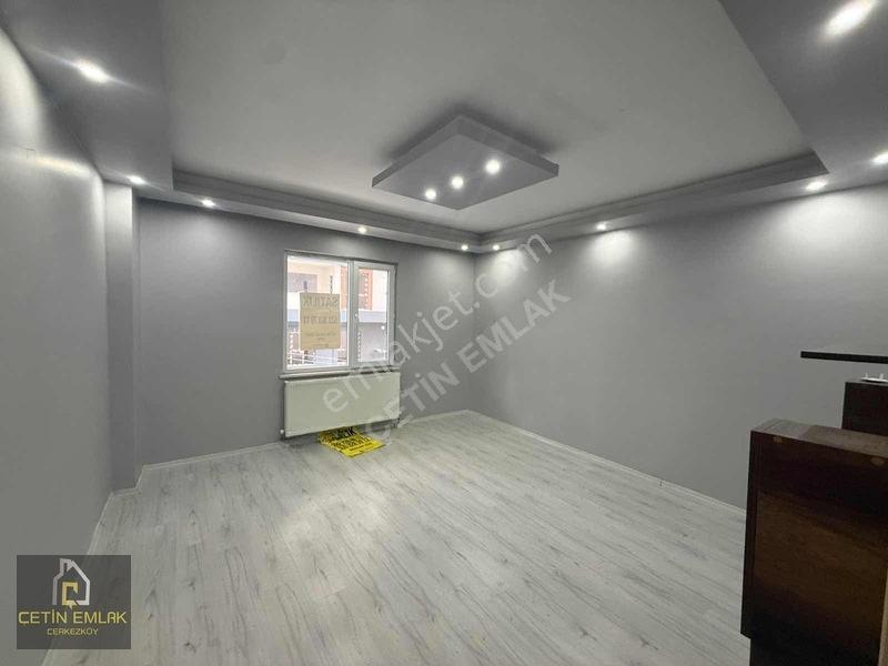 Çetin Emlak'tan İstasyon Mahlesin İskanlı 2+1 Satılık Daire — fotoğraf 11