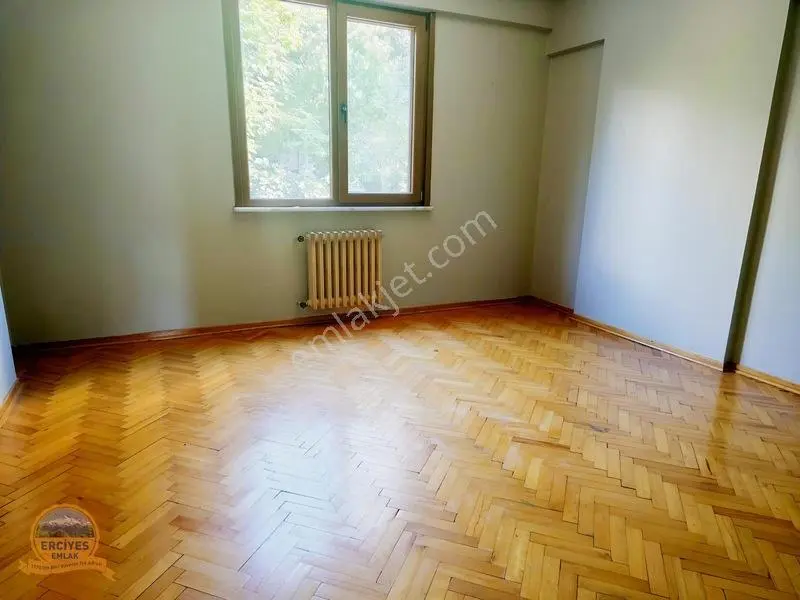 Erciyes'den Sahrayıcedit'de 3+1 Balkonlu 150 M2 Daire Fırsatı — fotoğraf 12