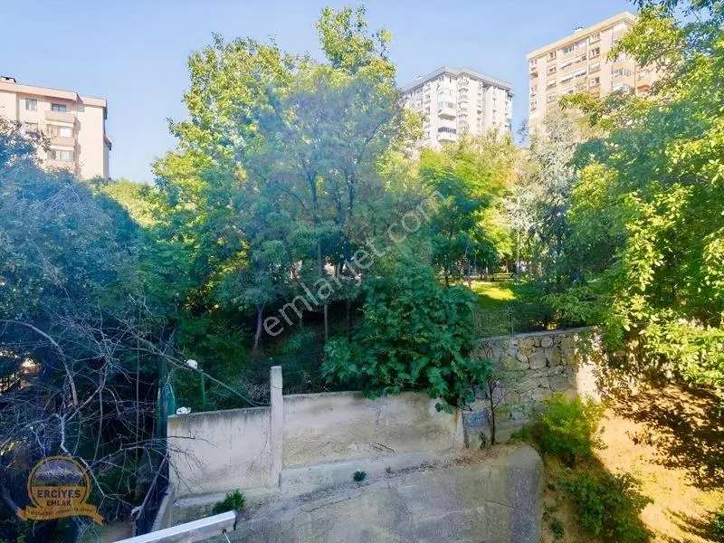 Erciyes'den Sahrayıcedit'de 3+1 Balkonlu 150 M2 Daire Fırsatı — fotoğraf 20