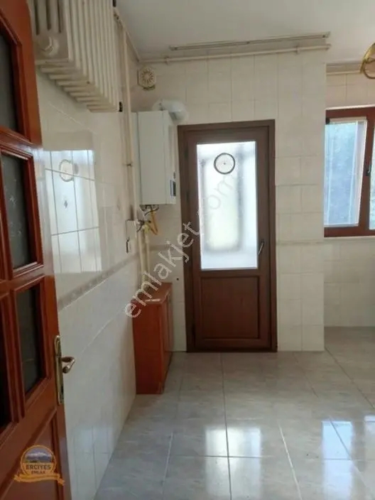 Erciyes'den Sahrayıcedit'de 3+1 Balkonlu 150 M2 Daire Fırsatı — fotoğraf 24