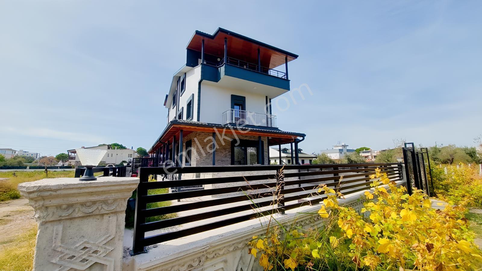 C.b. Route | Dikili Cumhuriyette Geniş Teraslı Şık Villa — fotoğraf 3