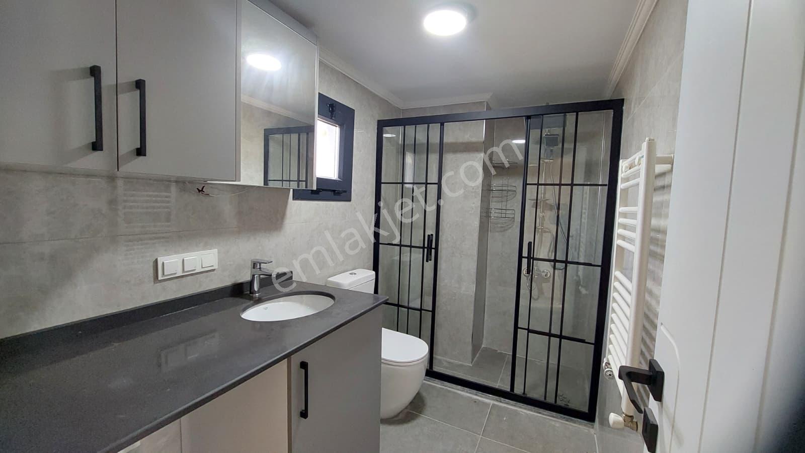 C.b. Route | Dikili Cumhuriyette Geniş Teraslı Şık Villa — fotoğraf 20