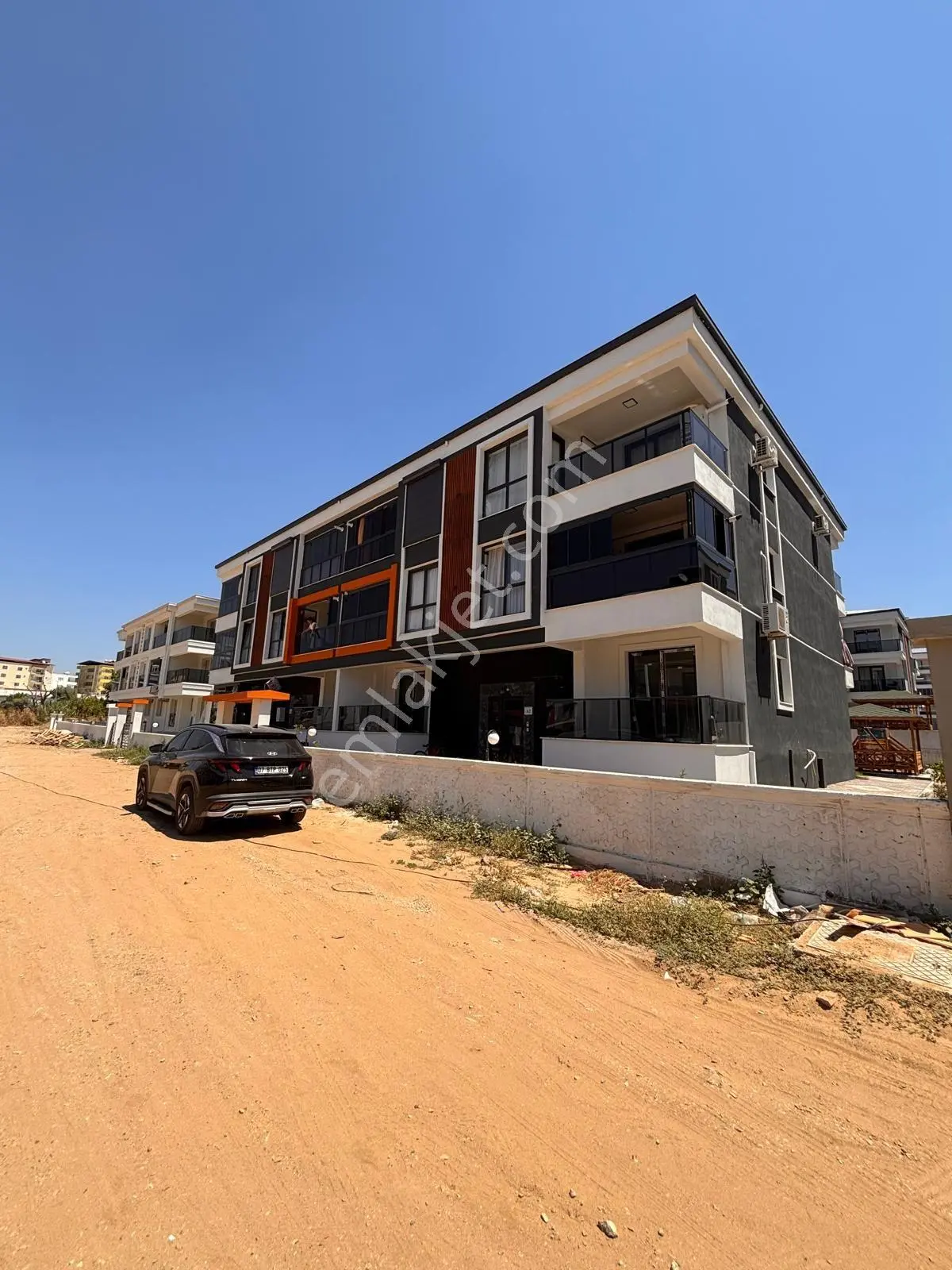 Yeşil Mahallede Site İçi Balkonlu Satılık 2+1 Sıfır Daire