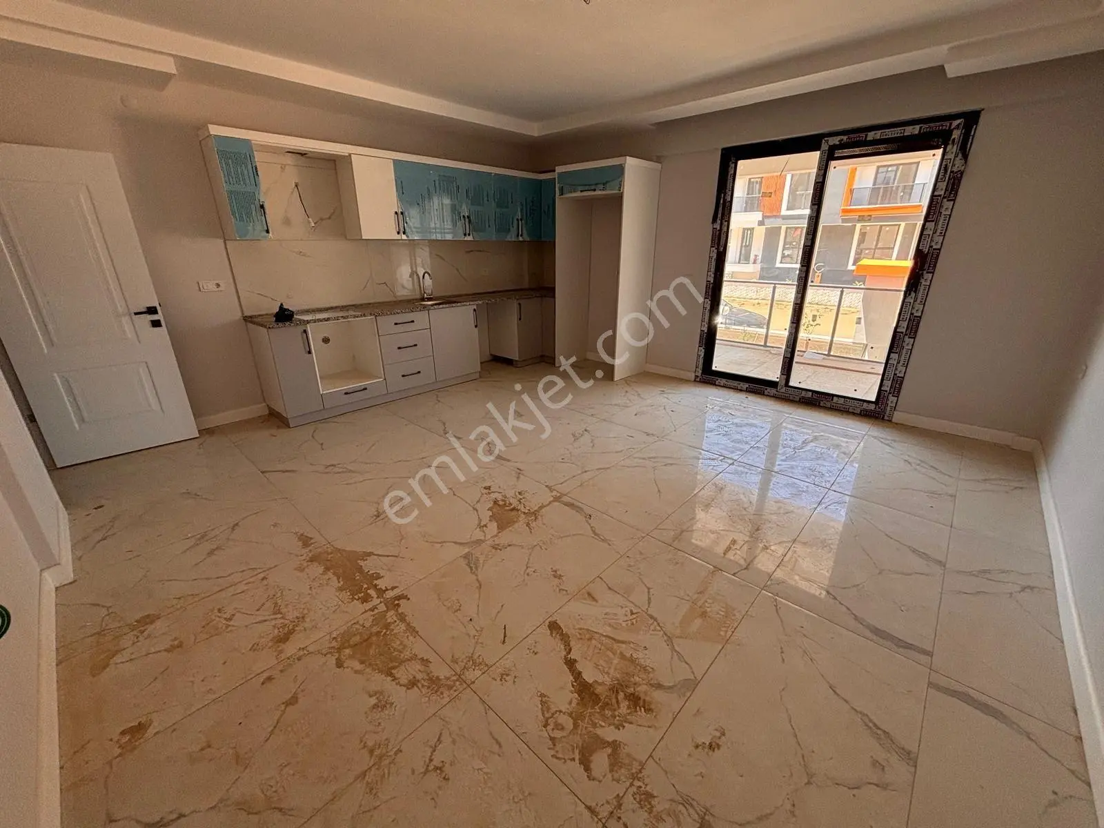 Yeşil Mahallede Site İçi Balkonlu Satılık 2+1 Sıfır Daire — fotoğraf 2
