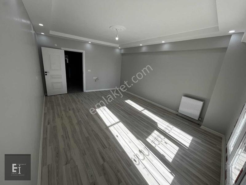 Eray Emlak'tan Satılık Yüksek Giriş 3+1 Ebeveyn Banyolu Daire — fotoğraf 16