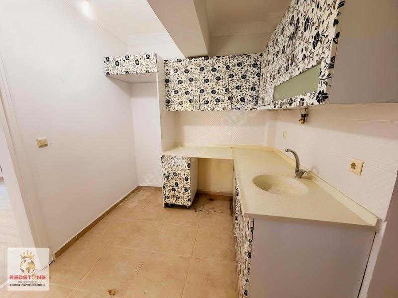 Villa Tadında!!müstakil Girişli Kapalı Veranda Geniş Bahçeli 2+1 — fotoğraf 16