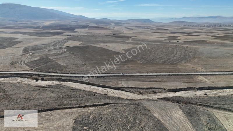 Asfalt Yola Çok Yakın Konumda 1.405 M² Müstakil Tapu Tarla — fotoğraf 6