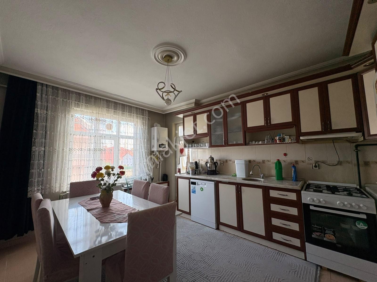 Meram Lalebahçede 630 M² Arsa Paylı Komple Satılık Bina !!! — fotoğraf 6