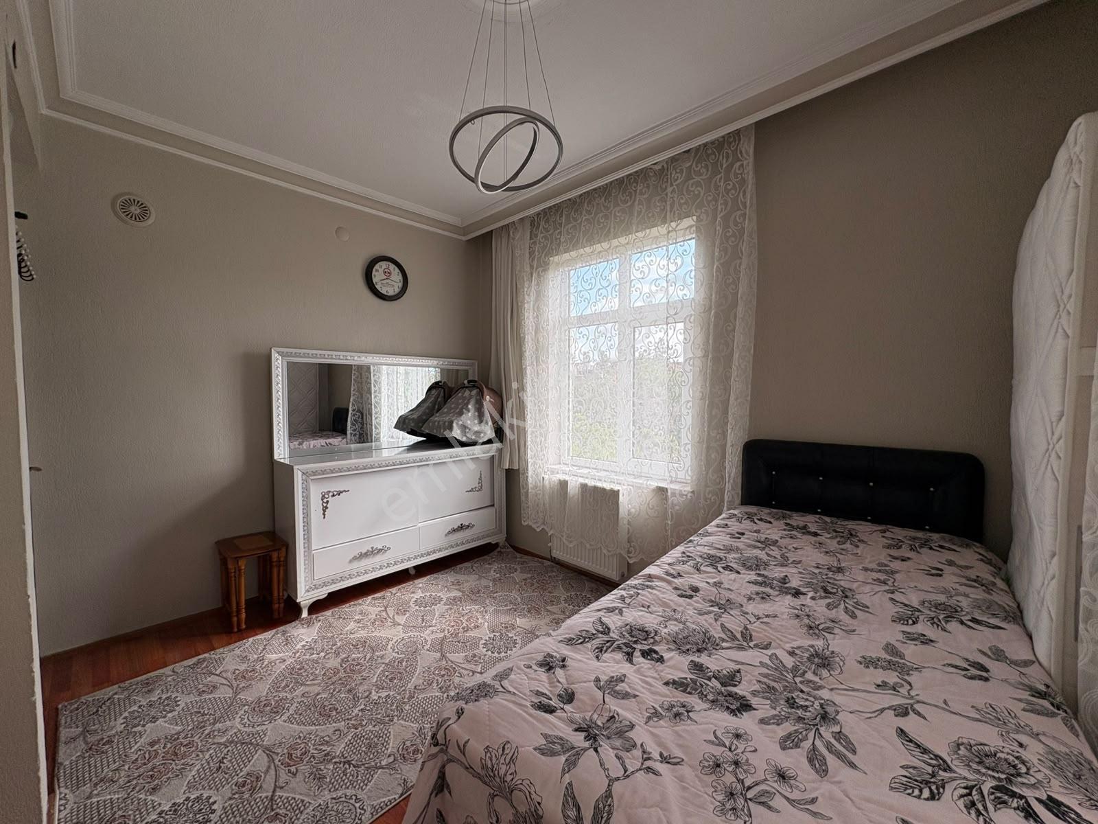 Meram Lalebahçede 630 M² Arsa Paylı Komple Satılık Bina !!! — fotoğraf 9