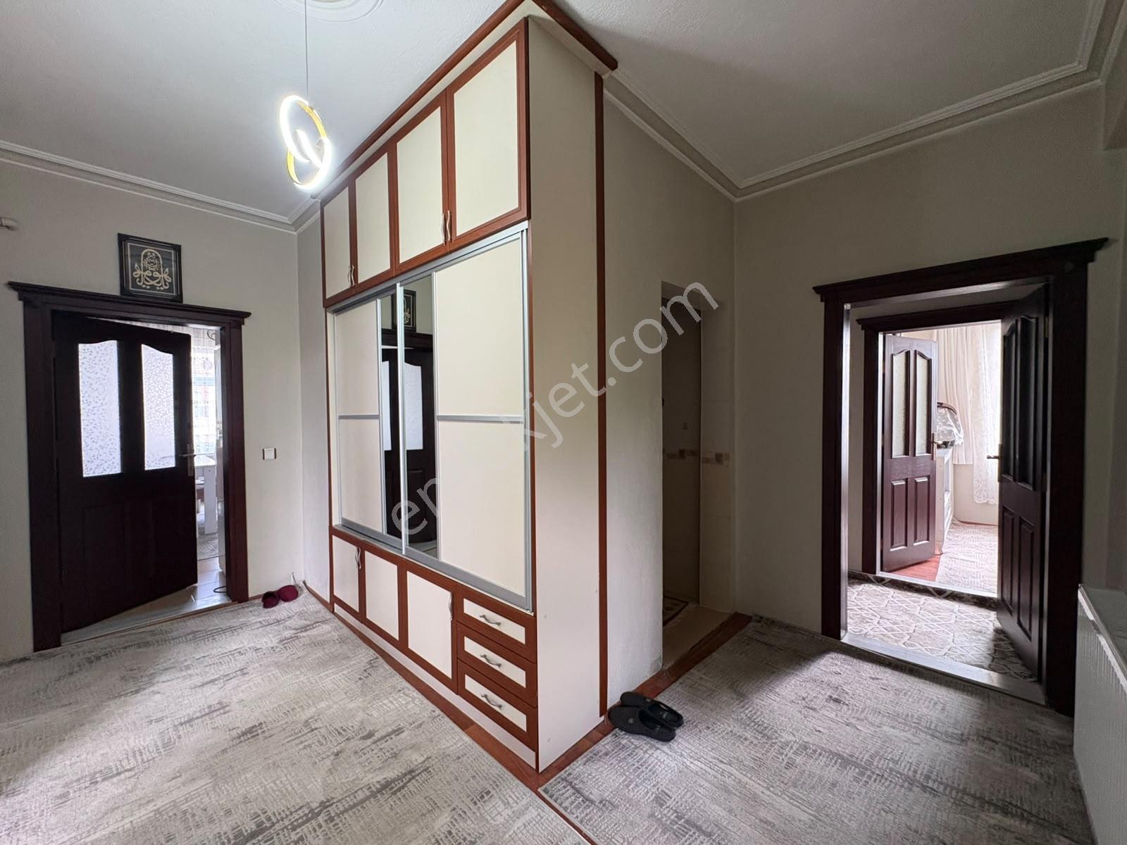 Meram Lalebahçede 630 M² Arsa Paylı Komple Satılık Bina !!! — fotoğraf 15