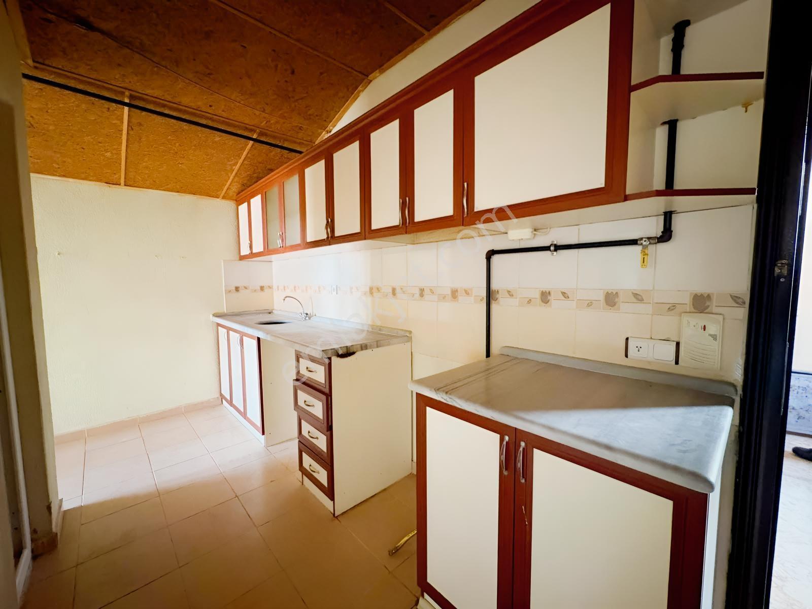 Meram Lalebahçede 630 M² Arsa Paylı Komple Satılık Bina !!! — fotoğraf 24