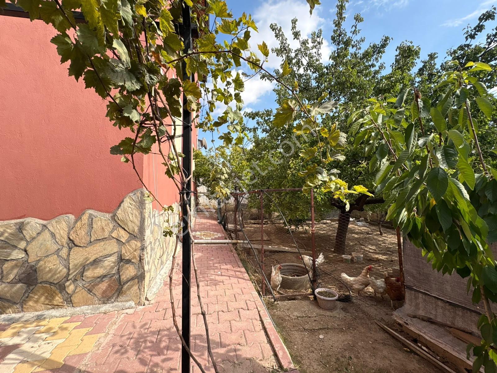 Meram Lalebahçede 630 M² Arsa Paylı Komple Satılık Bina !!! — fotoğraf 26
