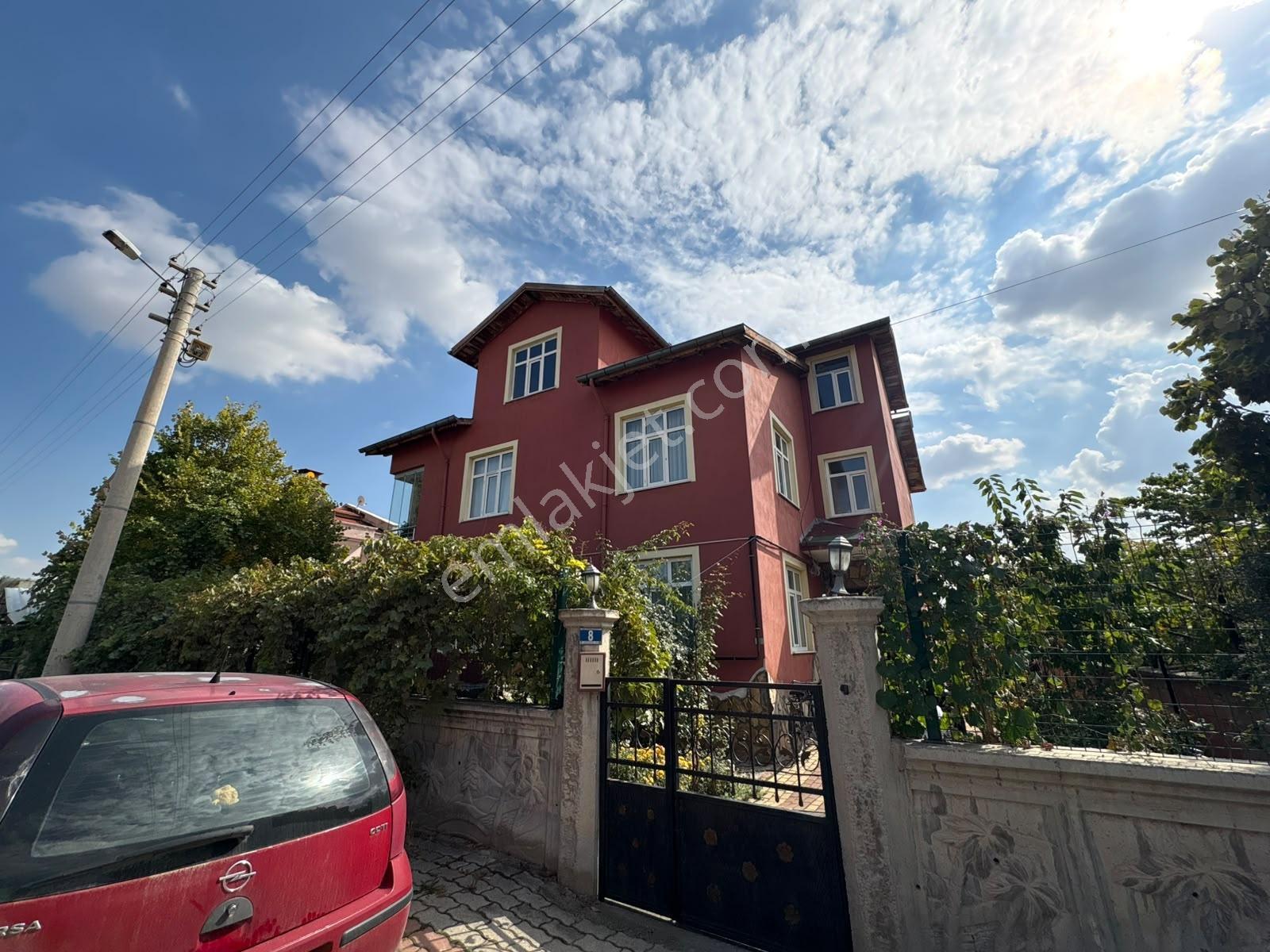 Meram Lalebahçede 630 M² Arsa Paylı Komple Satılık Bina !!! — fotoğraf 29