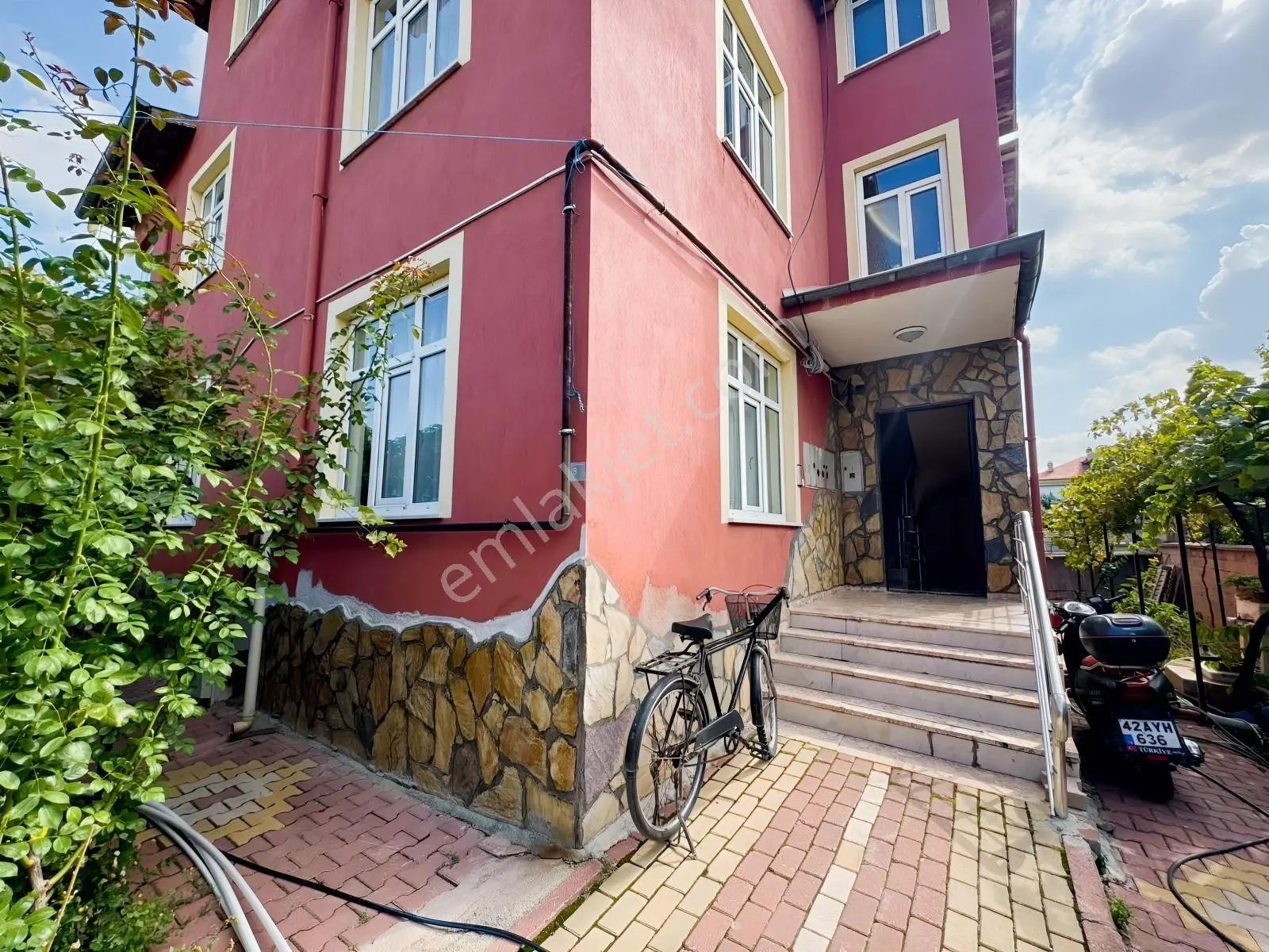 Meram Lalebahçede 630 M² Arsa Paylı Komple Satılık Bina !!! — fotoğraf 30