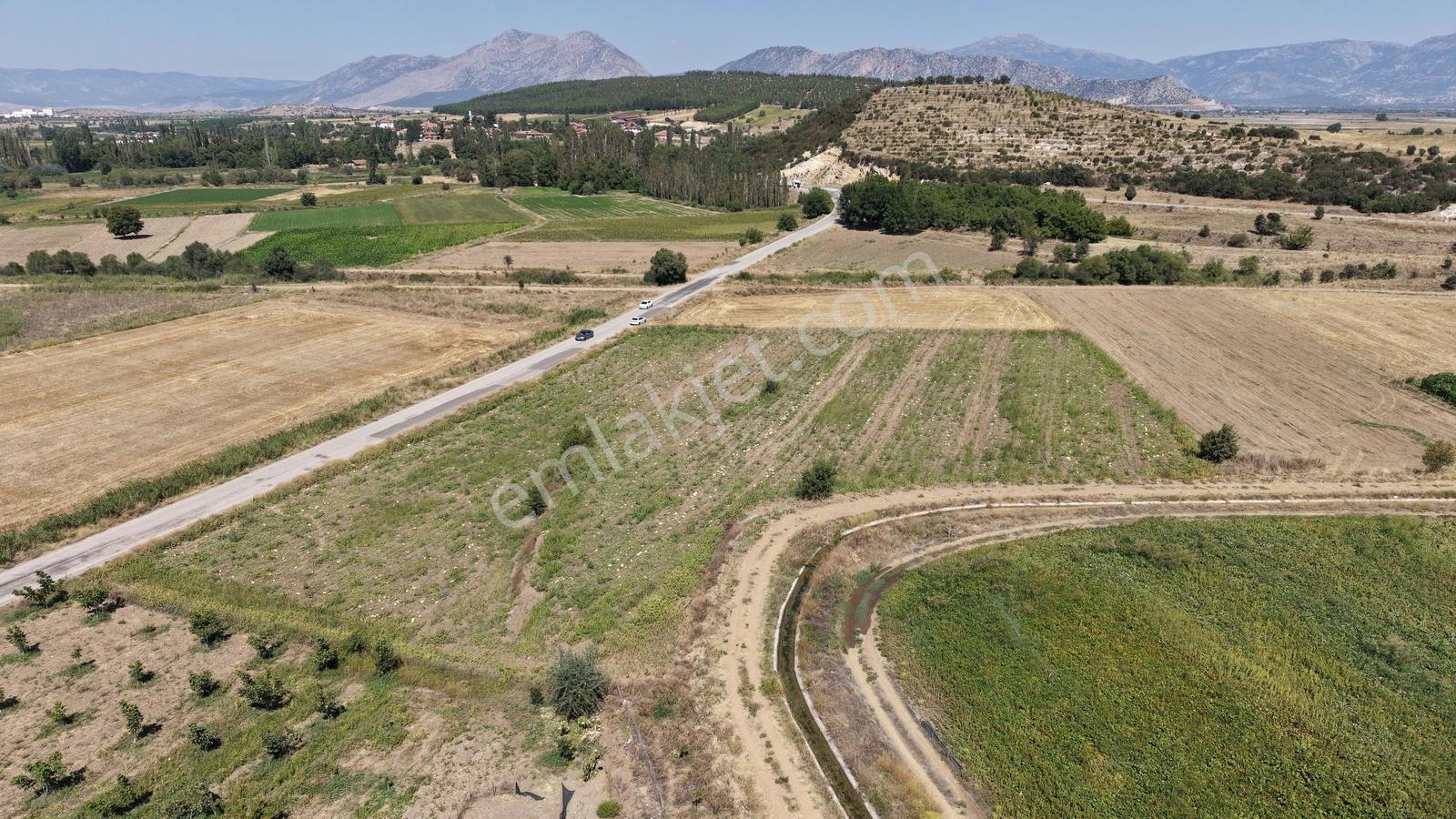 Asfalt Yola Cepheli Köy Yerleşimlerine Yakın Yatırımlık Tarla — fotoğraf 2