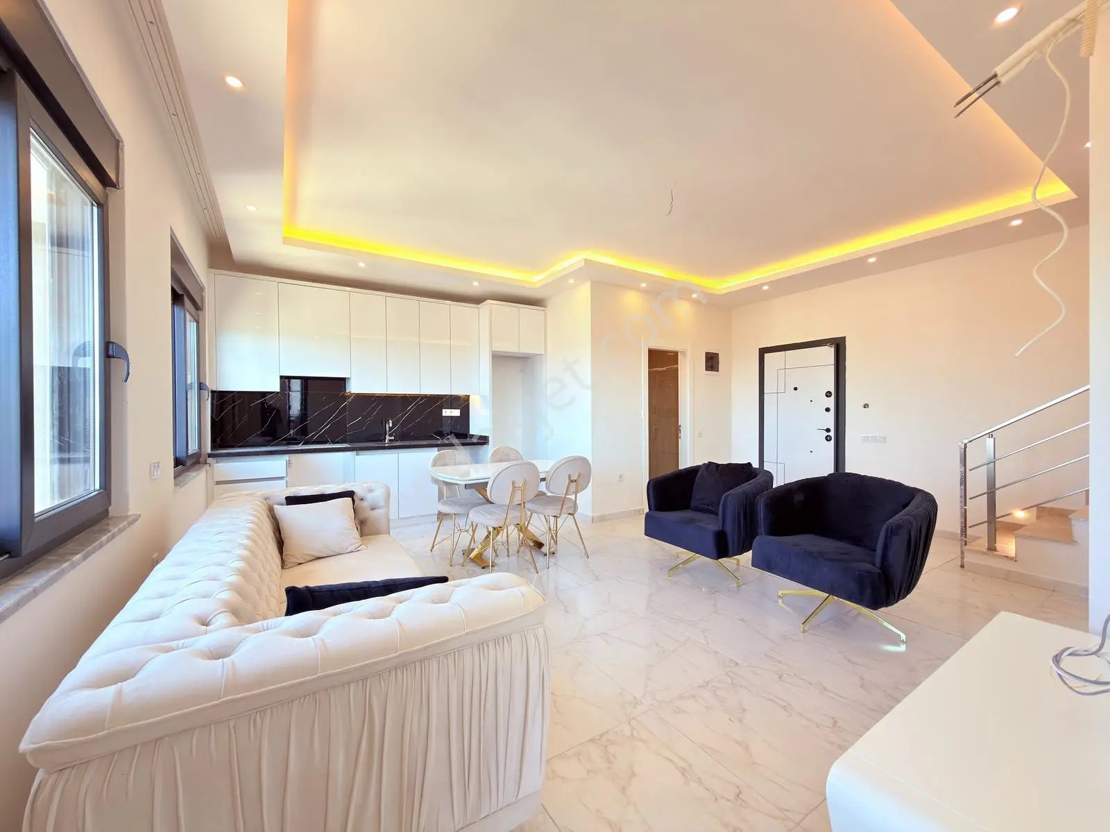 Alanya Avsallarda Geniş Mobilyalı Satılık 4+1 Dubleks Daire — fotoğraf 5