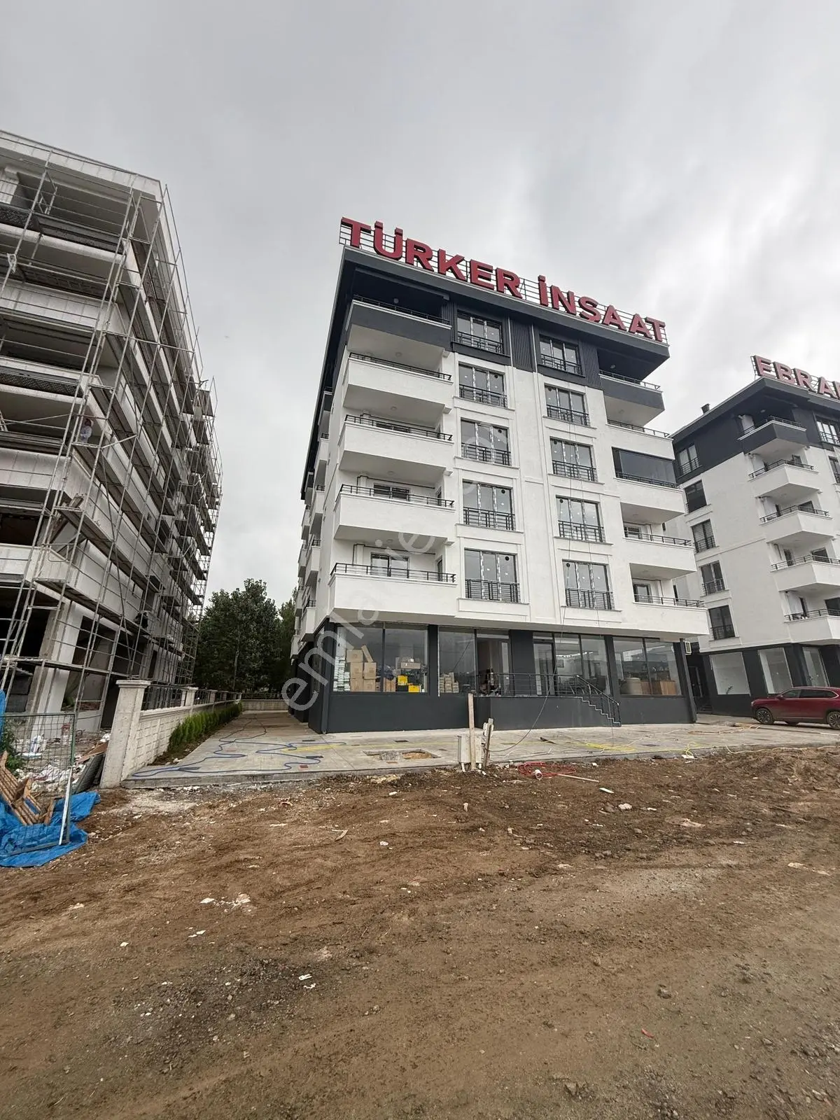 Şehir Hastanesine Komşu Sıfır Yerden Isıtma 1+1 Satılık Daire — fotoğraf 23