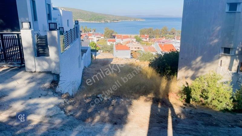 Urla Balıklova'da Panoramik Deniz Manzaralı Arsa — fotoğraf 2
