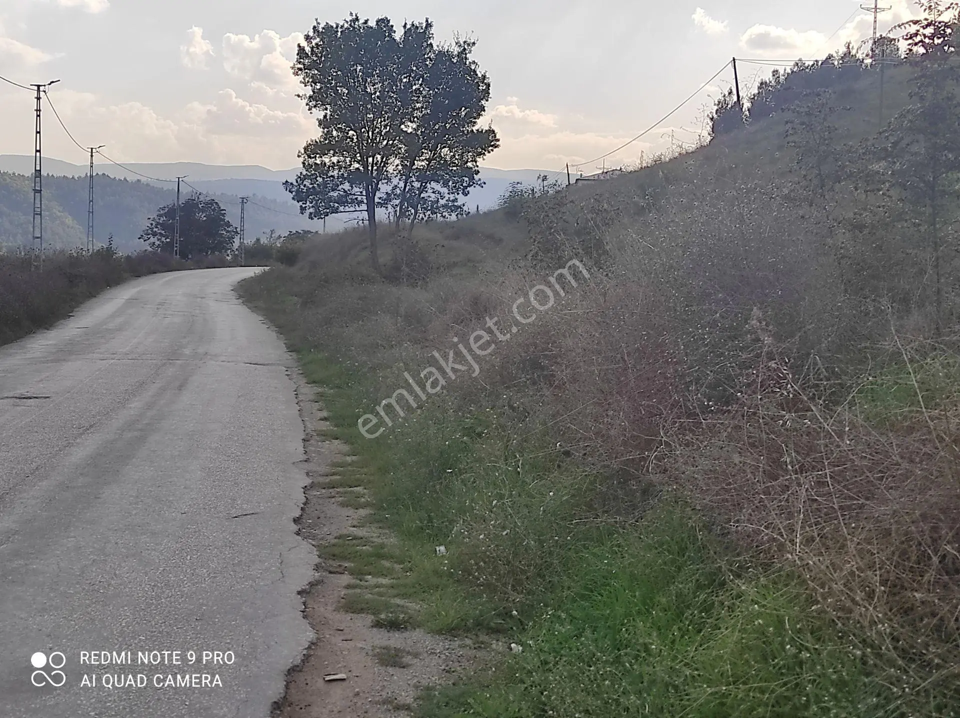 Tokat Erbaa Tepe Mah Asrın Life Siteleri Yakını Satılık 15.703 M2 Tek Tapu Meyilli Arazi — fotoğraf 2