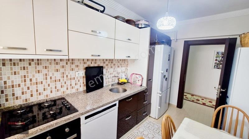 Muhittin Mahallesinde Site İçerisi Satılık 3+1 Daire — fotoğraf 5