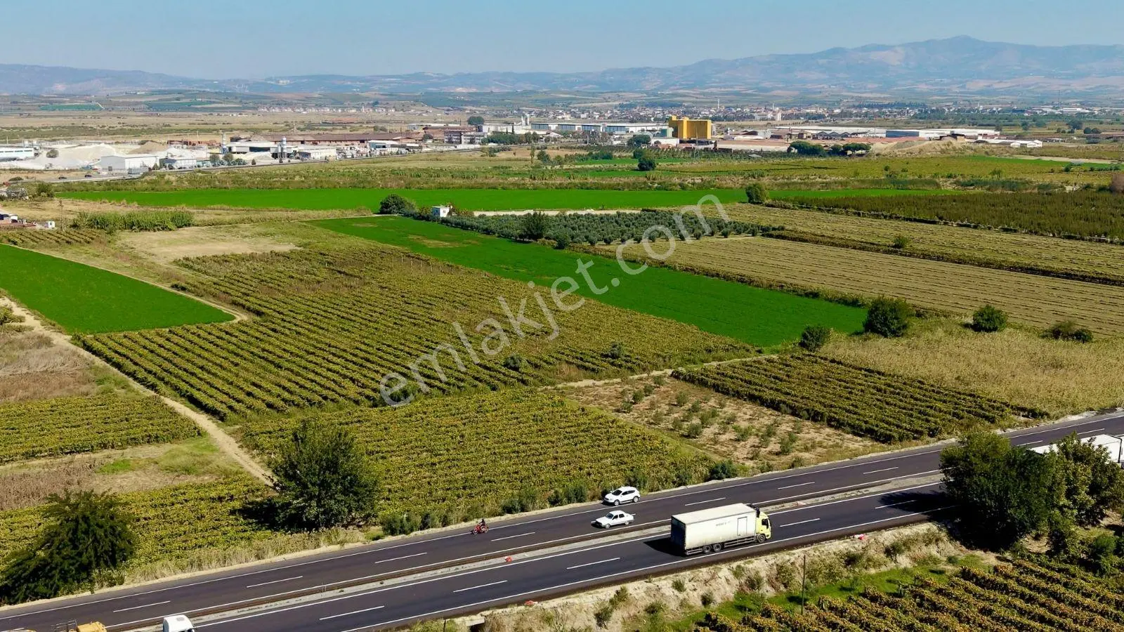 Salihli Denizli Yoluna Sıfır 3052 M² Satılık Bağ — fotoğraf 7