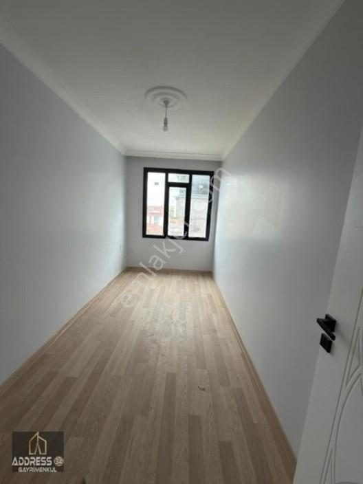 Haraççı Göçmen Kentte Satılık Ferah 3+1 Ara Kat Daire — fotoğraf 3