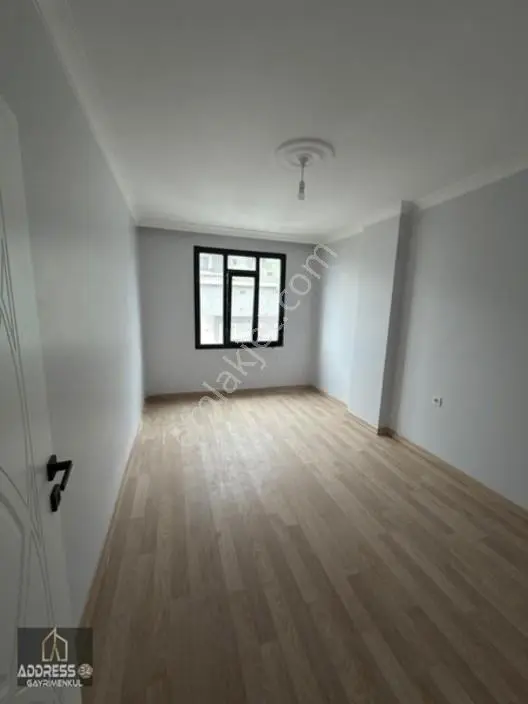 Haraççı Göçmen Kentte Satılık Ferah 3+1 Ara Kat Daire — fotoğraf 5