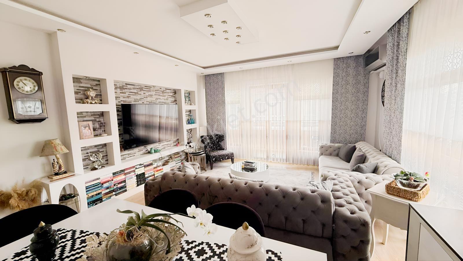 Çanakkale Truva Caddesi Satılık Geniş 2+1 — fotoğraf 2