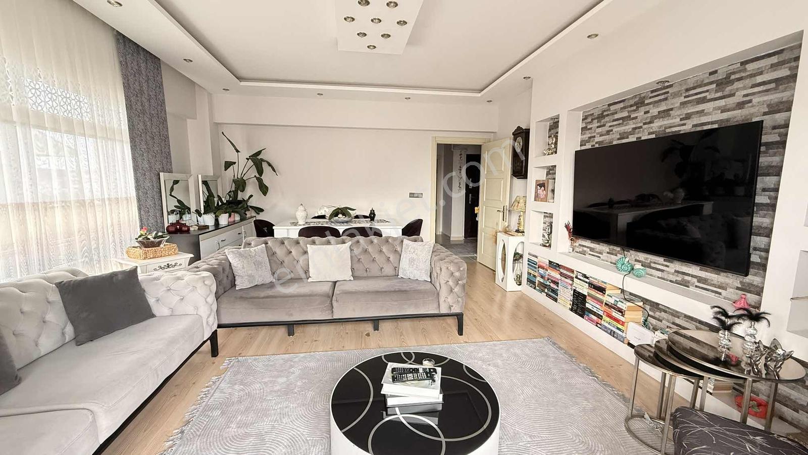 Çanakkale Truva Caddesi Satılık Geniş 2+1 — fotoğraf 4
