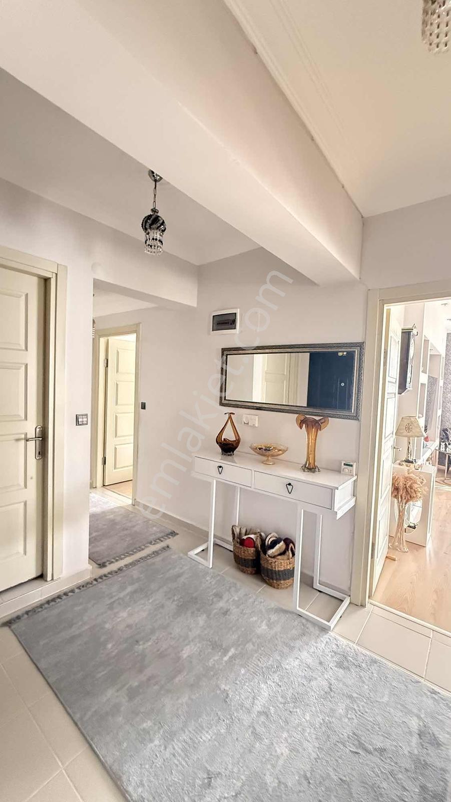 Çanakkale Truva Caddesi Satılık Geniş 2+1 — fotoğraf 8