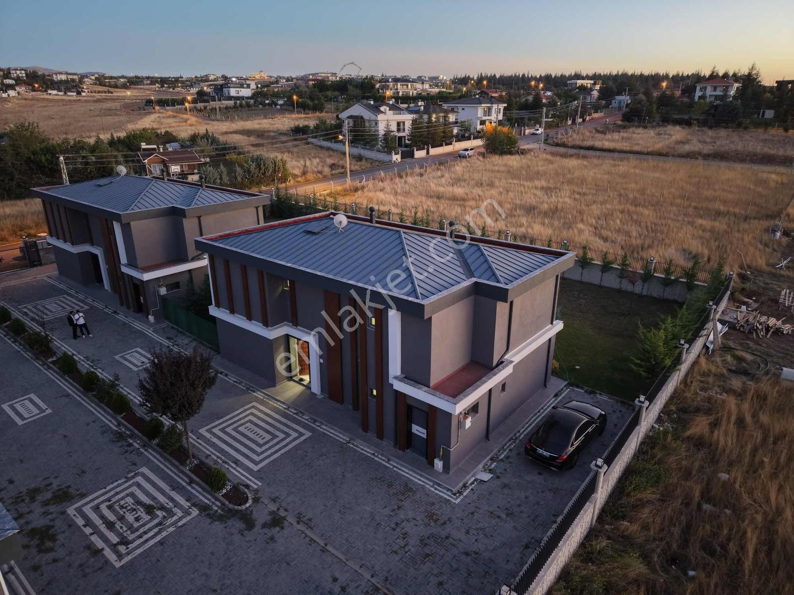 Gölbaşı Bahçelievler'de 5+1 750m²arsalı Ultralüx Satılık Villa — fotoğraf 3
