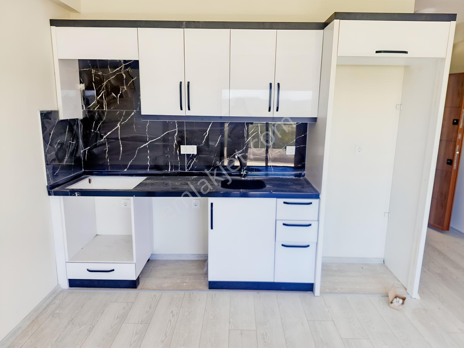 Huzur'dan Sahilde Site İçinde Bahçeli 1+1 Villa Konforunda Daire — fotoğraf 6