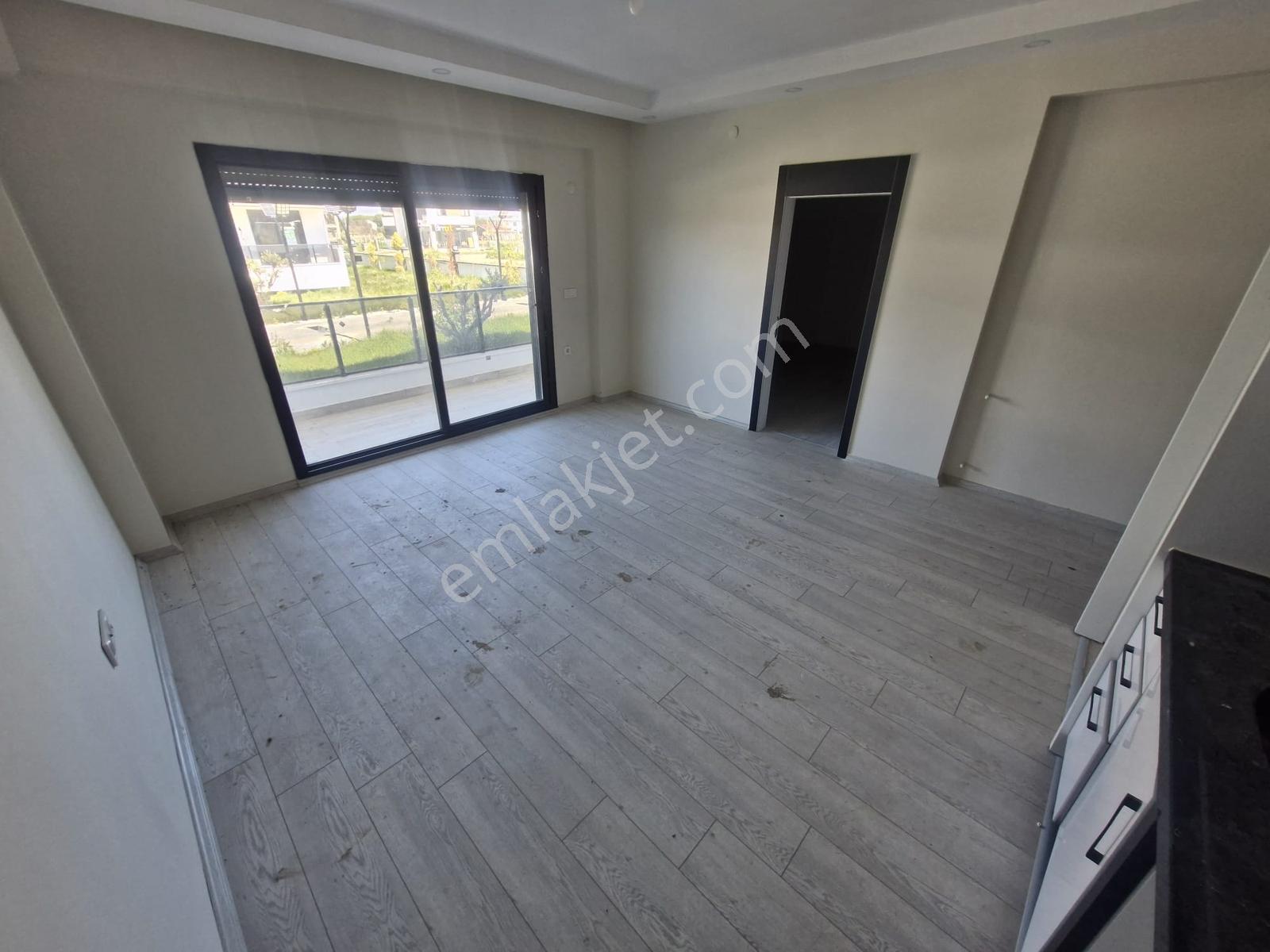 Huzur'dan Sahilde Site İçinde Bahçeli 1+1 Villa Konforunda Daire — fotoğraf 14