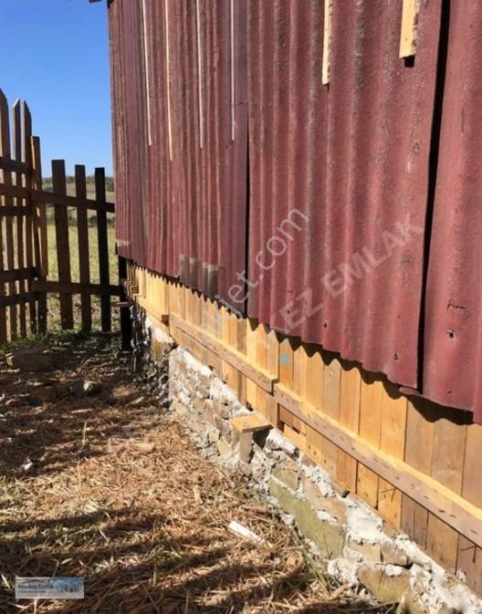Merkez Emlâk Armağan'dan 241m2 Etrafı Çevrili İçinde Ufak Bir Ev — fotoğraf 9
