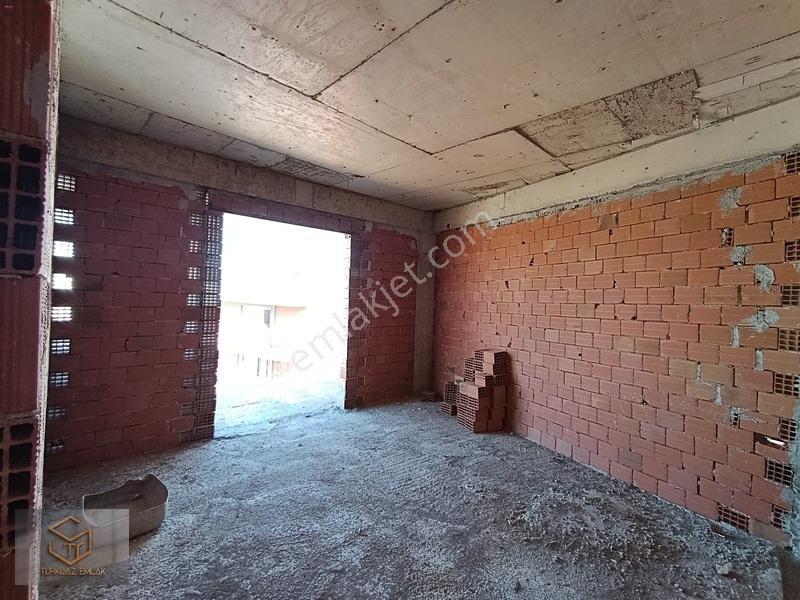 Menemen Asarlık İncirlipınar'da Arsa İçinde Kabası Bitmiş Daire — fotoğraf 8