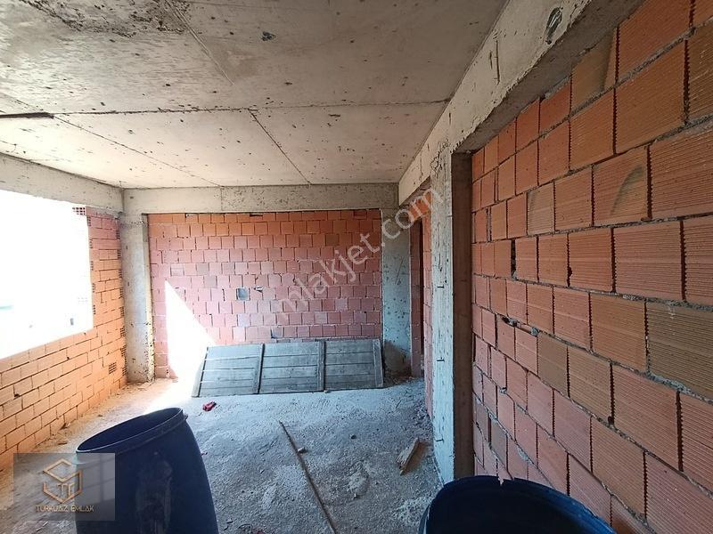 Menemen Asarlık İncirlipınar'da Arsa İçinde Kabası Bitmiş Daire — fotoğraf 10