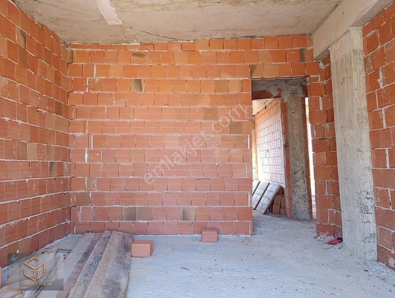 Menemen Asarlık İncirlipınar'da Arsa İçinde Kabası Bitmiş Daire — fotoğraf 21