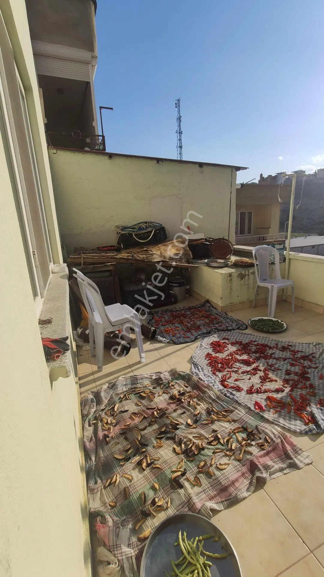 Karşıyaka Mahallesinde Halı Sahaya Yakın 2+1 Satılık Daire — fotoğraf 2