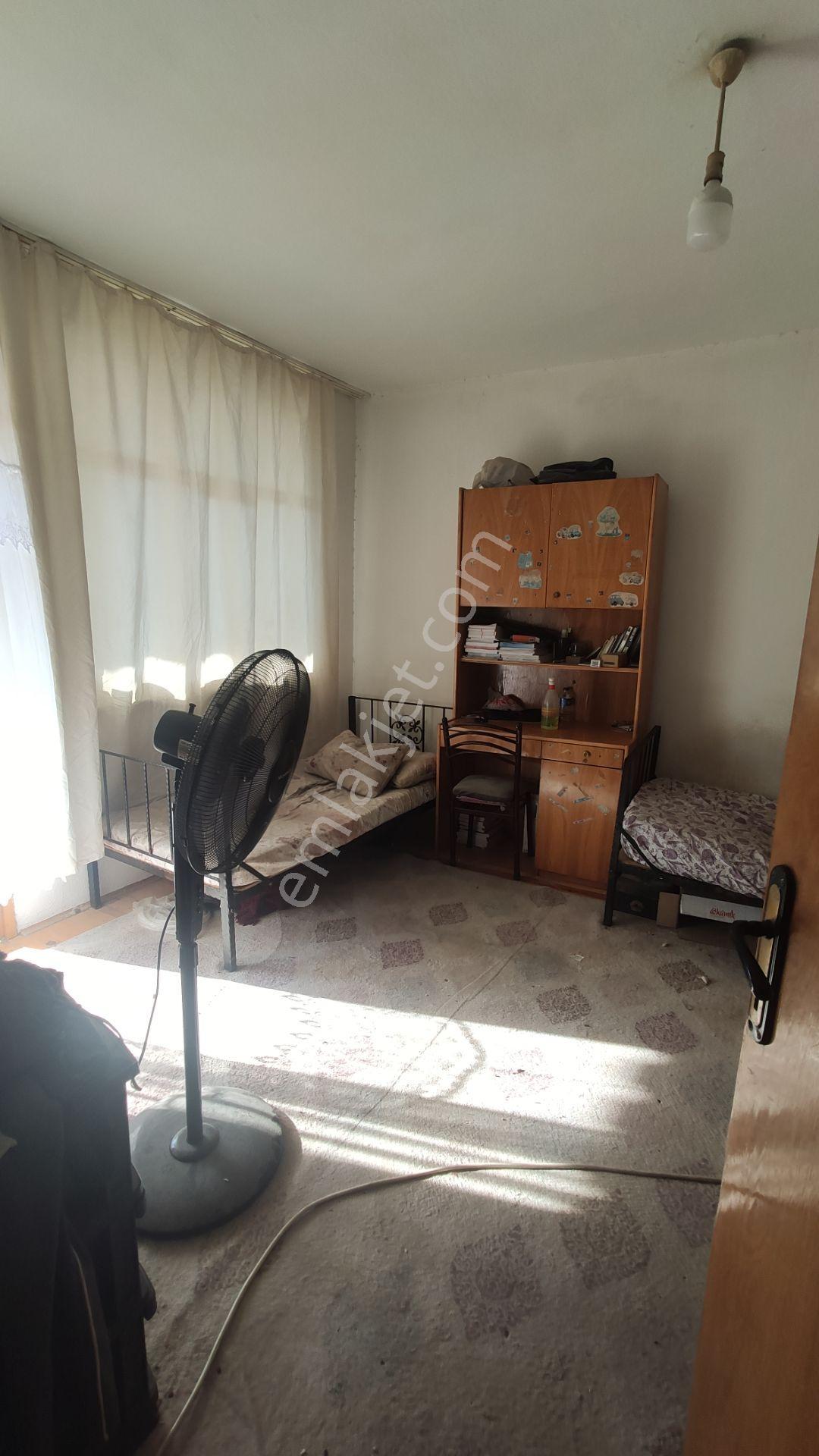 Karşıyaka Mahallesinde Halı Sahaya Yakın 2+1 Satılık Daire — fotoğraf 4