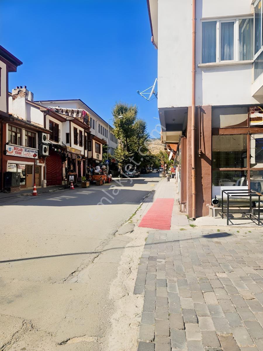 Uzun Carsı Ustu Genıs Esyalı 2+1 Daire Acıl Satılıktır — fotoğraf 2