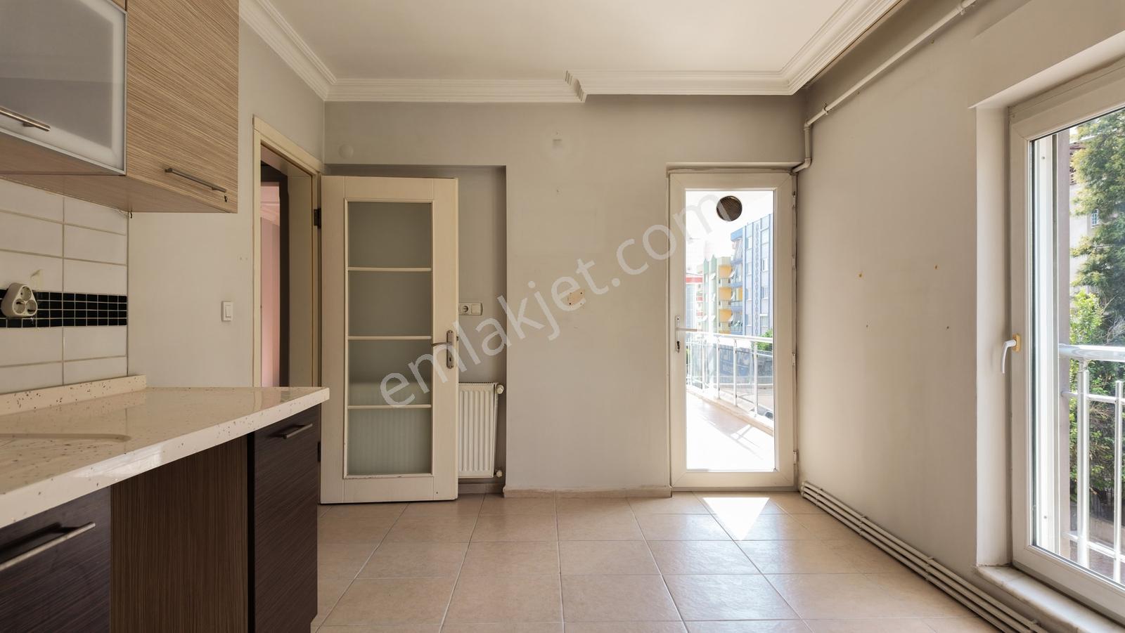 Aydın Efeler Mahallesi'nde Ara Kat, Geniş 3+1 Satılık Daire — fotoğraf 14