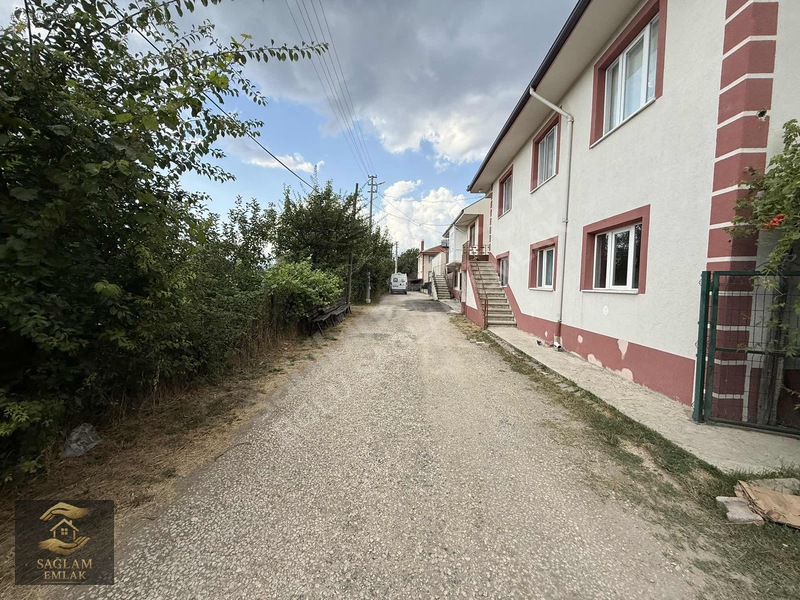 Büyük Berk Köyü'nde Kiralık 3+1 Müstakil Ev Alt Katı — fotoğraf 2