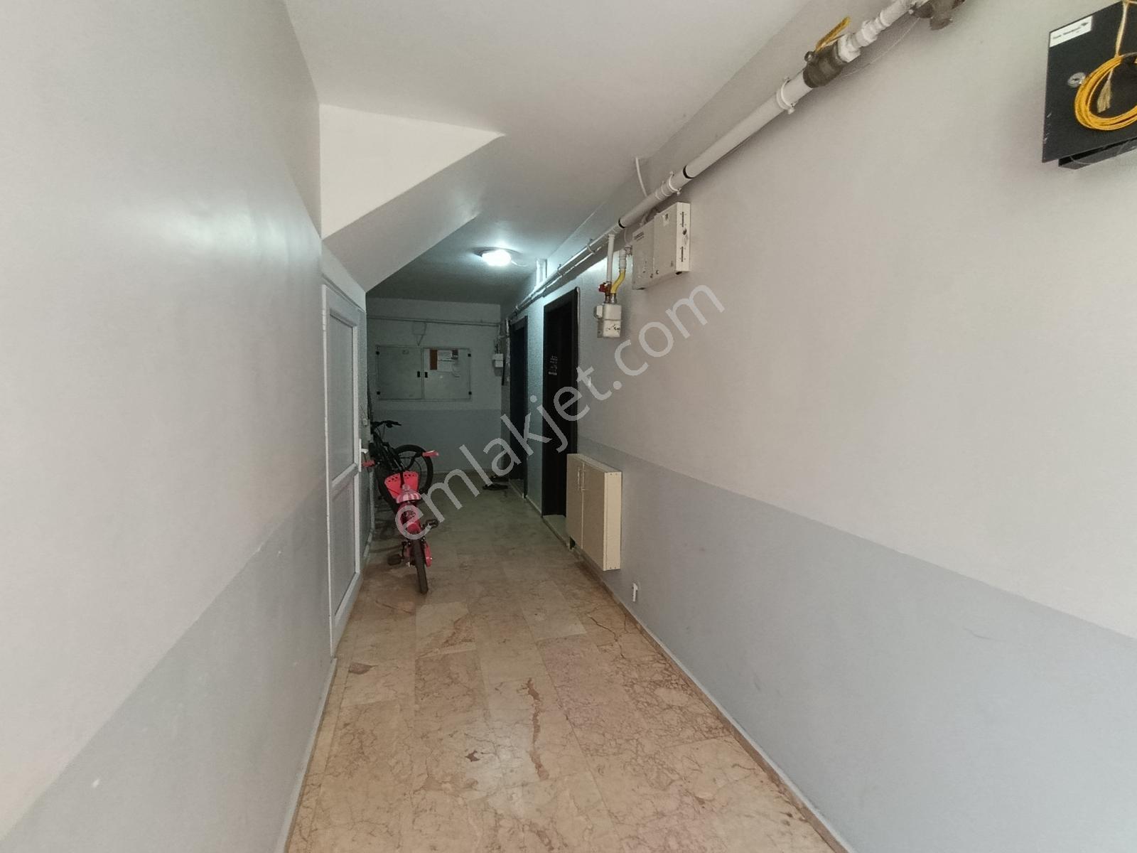 Körfez Hacıosman Mh. Satılık 2+1 Giriş Kat 75 M2 — fotoğraf 5