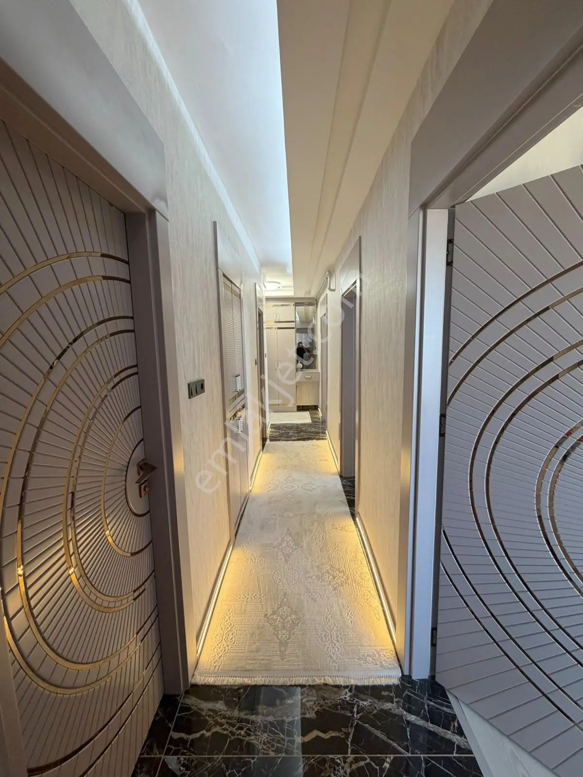 Mavikent Güvenlikli Site İçerisinde Satılık 2.5+1 Yerden Isıtma Daire — fotoğraf 2