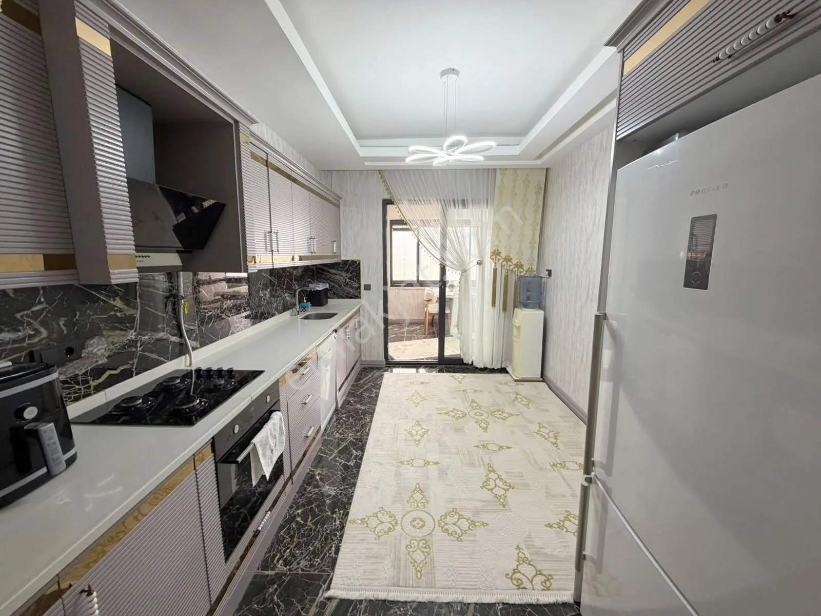 Mavikent Güvenlikli Site İçerisinde Satılık 2.5+1 Yerden Isıtma Daire — fotoğraf 4
