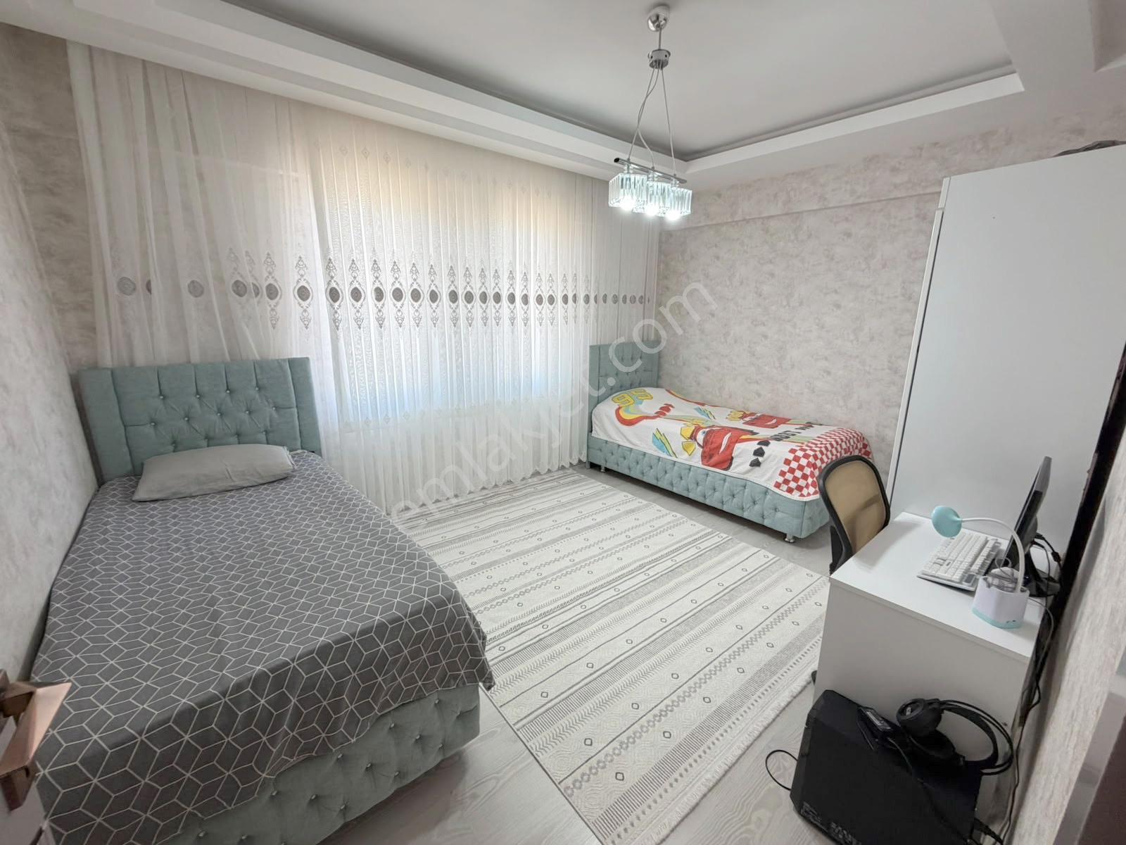 Mavikent Güvenlikli Site İçerisinde Satılık 2.5+1 Yerden Isıtma Daire — fotoğraf 12
