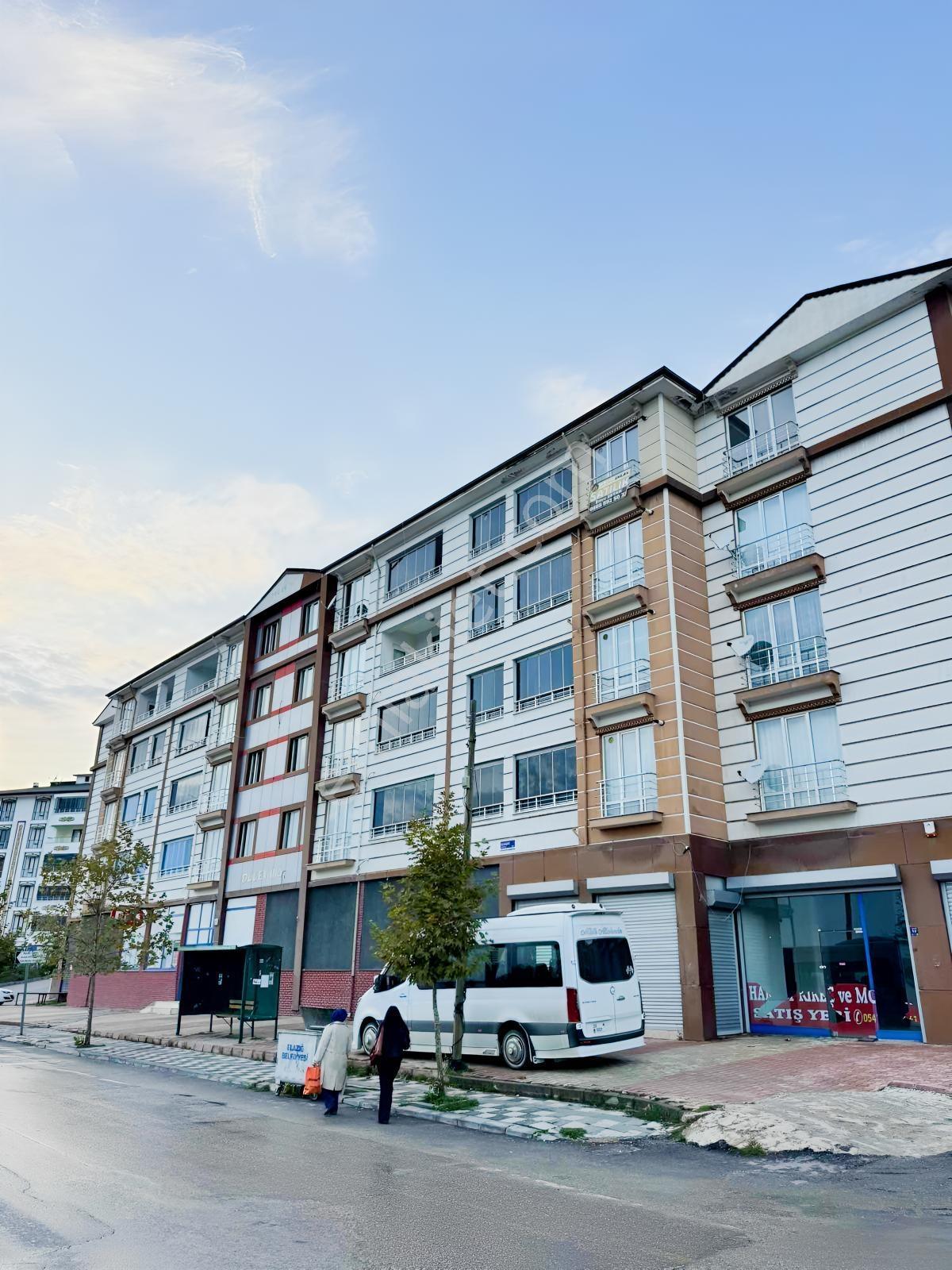 Ulukent Mahallesinde Ana Cadde Üzerinde Satılık Daire